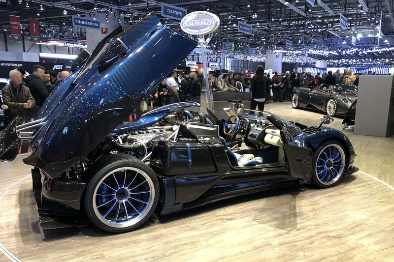 =4. Pagani Zonda HP Barchetta (số lượng xe sản xuất: 3 chiếc).