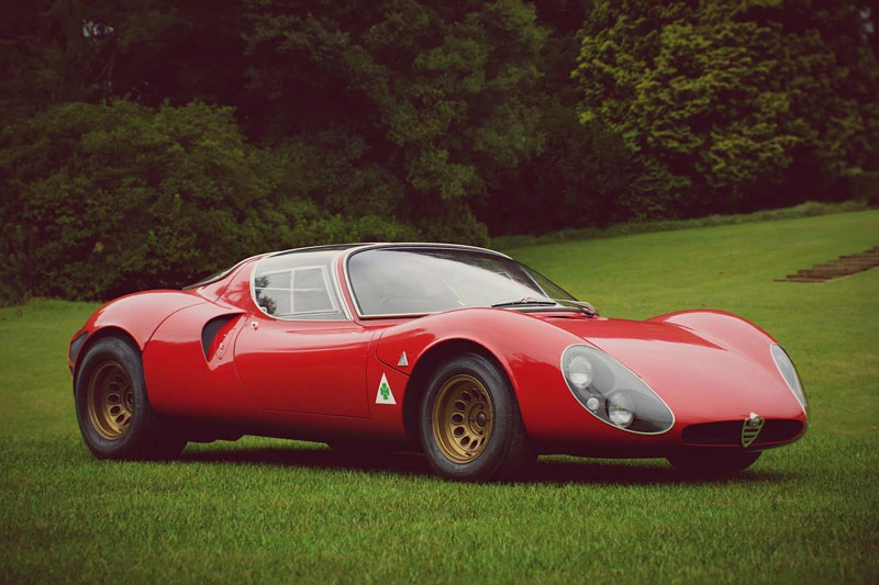 9. Alfa Romeo 33 Stradale (số lượng xe sản xuất: 18 chiếc).