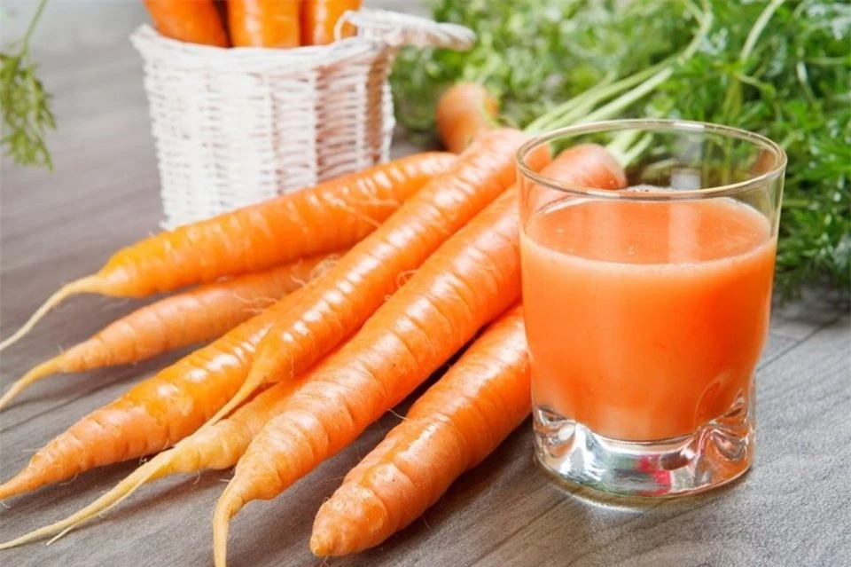 Cách trị mụn hiệu quả từ nước ép cà rốt
