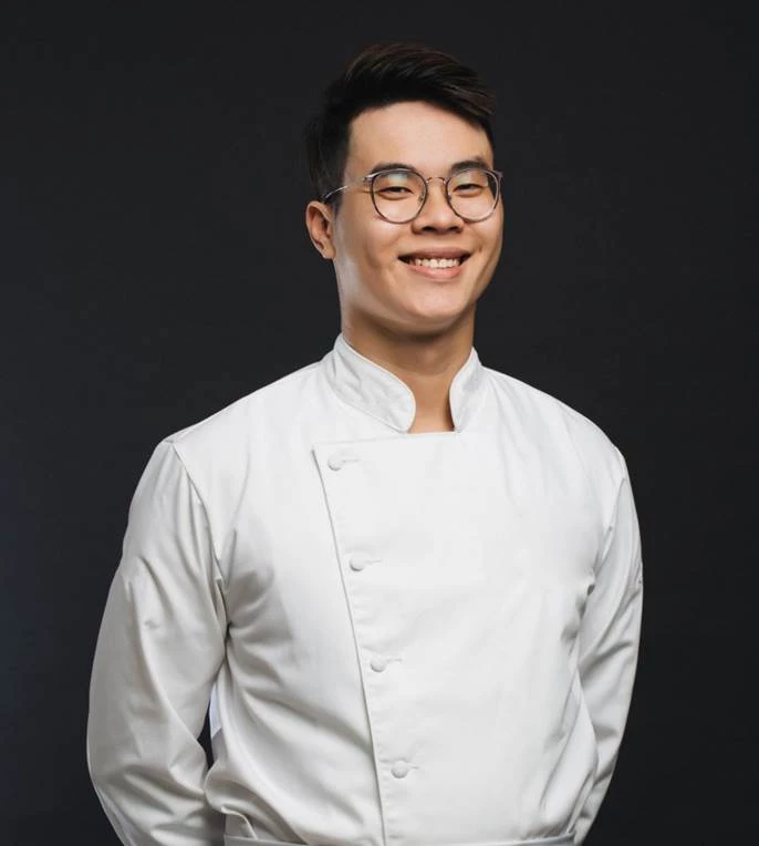 Chef Hoàng Tùng, sở hữu nhà hàng T.U.N.G Dining lọt Top 100 nhà hàng xuất sắc nhất Châu Á 2021 bởi The World’s 50 best; 
