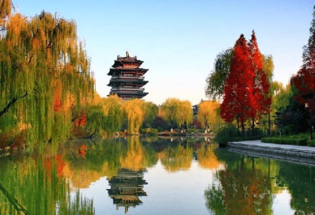 Hiện tượng lạ ở hồ nước đẹp như phim cổ trang ở Trung Quốc: Ếch nơi đây không bao giờ kêu vì 3 nguyên nhân