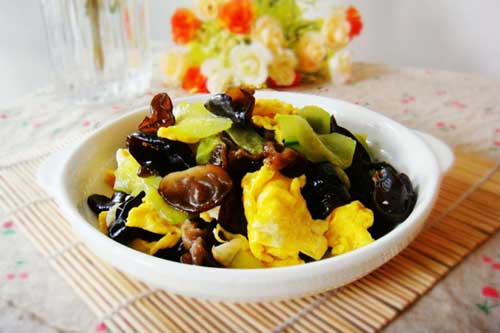 Hàm lượng sắt gấp 20 lần cải bó xôi, ăn món này giúp sáng mắt, bổ máu