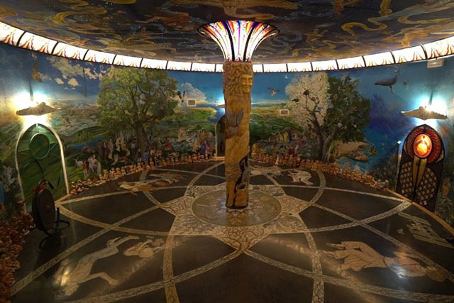 Phía sau những ngôi đền ngầm bí ẩn ở ‘thành phố của ánh sáng’ Damanhur