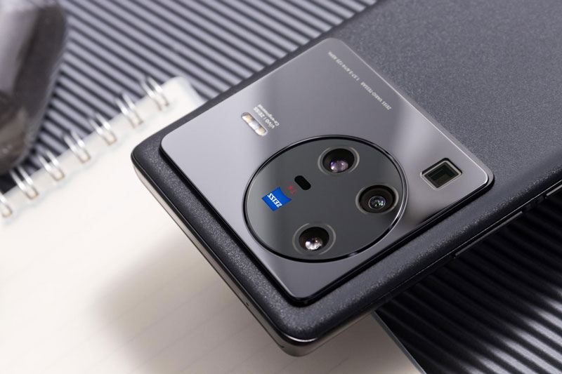 Vivo X80 Pro ra mắt tại Việt Nam, giá 29,99 triệu đồng, cạnh tranh với iPhone 13 Pro