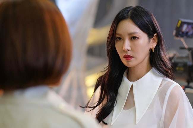 Chưa kịp chúc mừng em chồng có gương mặt xinh đẹp, tôi đã "đau tim" khi biết nguồn tiền em ấy dùng để "đập mặt làm lại"