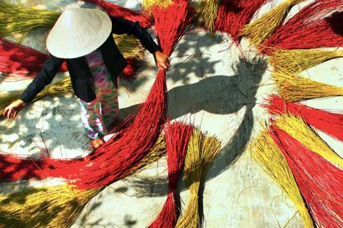 Nét độc đáo riêng của chiếu cói làng Hới, Thái Bình