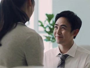 Tỉnh lại sau cơn "thập tử nhất sinh" không thấy vợ đâu, tôi hỏi thì mẹ quay mặt đi nói một câu khiến tôi đau đớn vô cùng