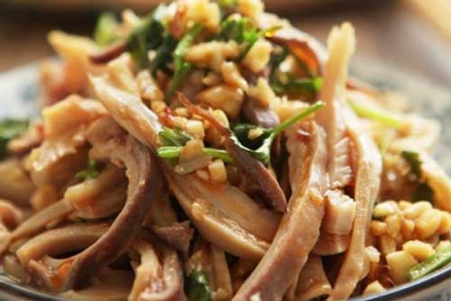 Bộ phận ngon giòn sần sật của con heo đem trộn chua cay ăn không muốn dừng