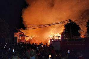 Nghệ An: Cháy lớn ở khu công nghiệp Tháp Hồng Kỷ