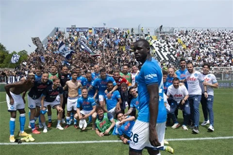 Victor Osimhen có thể sớm chia tay các đồng đội ở Napoli