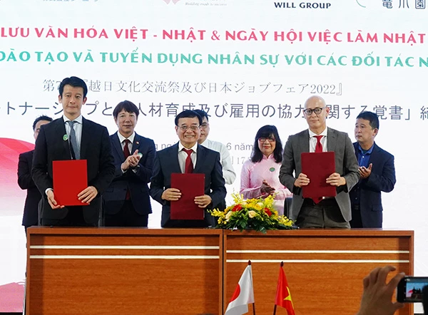 Đại học Đông Á ký kết hợp tác đào tạo và tuyển dụng nhân sự với các đối tác Nhật Bản