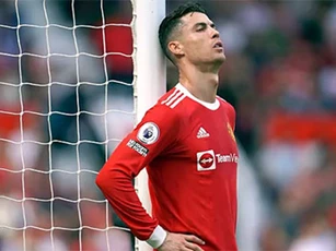 Không ủng hộ HLV Ten Hag, Ronaldo tìm cách đào thoát khỏi MU