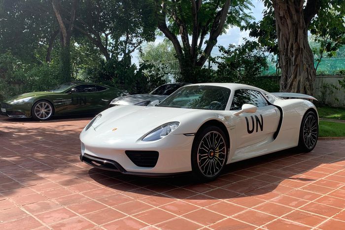Ông Đặng Lê Nguyên Vũ mua siêu xe Porsche 918 Spyder, giá khoảng 60 tỷ đồng
