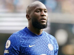 Chelsea chuẩn bị cho mượn Lukaku, đón Sterling