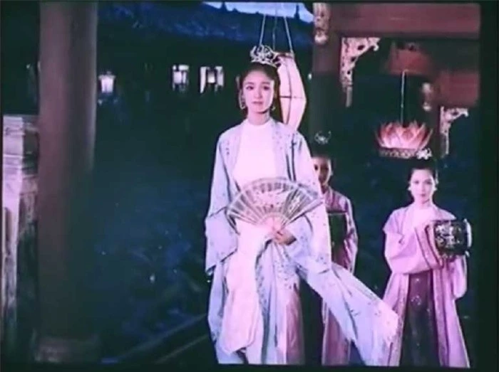 Đường tình duyên trắc trở của nữ diễn viên Việt sở hữu nhan sắc 'khuôn vàng thước ngọc' thập niên 90