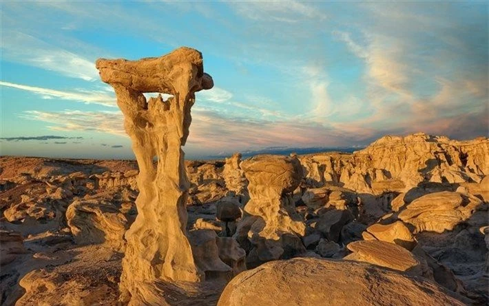 Vùng đất của những ‘cây nấm đá’ khổng lồ siêu thực như ở một hành tinh khác - 7