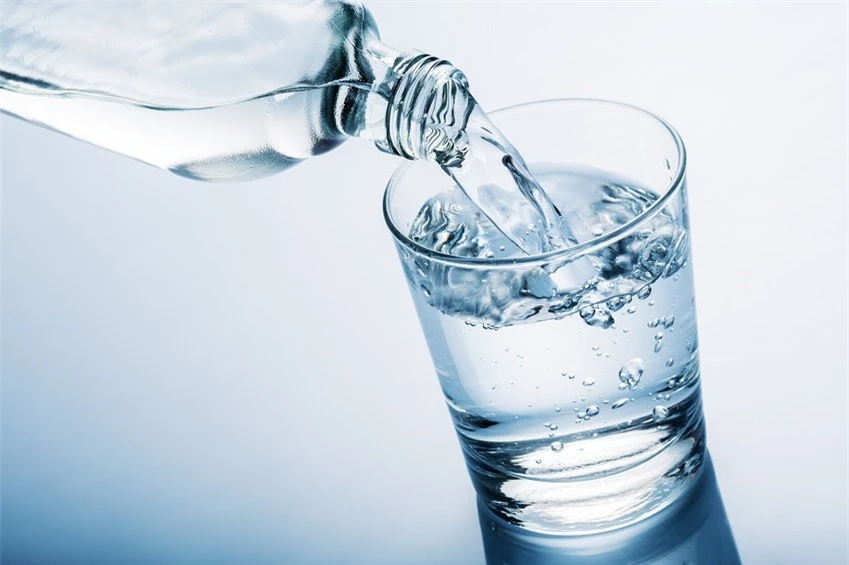 Nên uống bao nhiêu lít nước mỗi ngày để tốt cho sức khỏe?