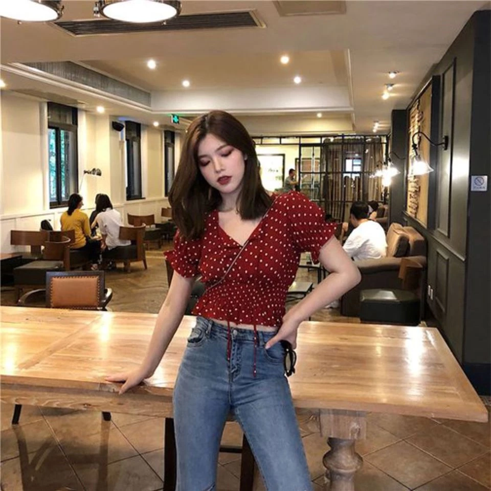 Những mẫu áo blouse cho mùa hè năng động