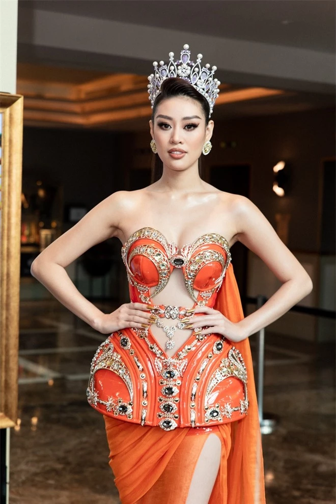 Sự kiện Hoa hậu Hoàn vũ Việt Nam 2022: Khánh Vân nổi bần bật, Top 41 thí sinh đọ sắc trên thảm đỏ, vương miện được công bố - Ảnh 2.