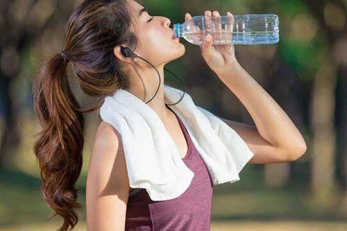 Uống đủ nước nhưng nếu đúng 2 thời điểm này, nước lọc còn tốt hơn thuốc bổ