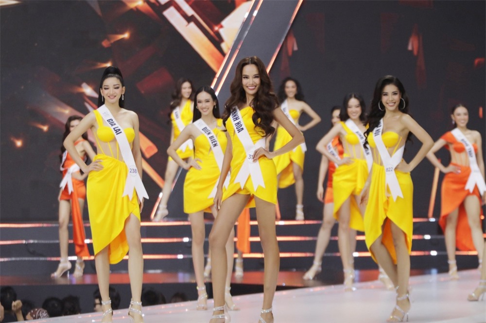 Bán kết Hoa hậu Hoàn vũ Việt Nam 2022: Loạt ứng viên cùng khoe vẻ nóng bỏng - Ảnh 1.