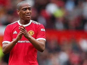 MU giảm giá bán Martial nhưng vẫn ế