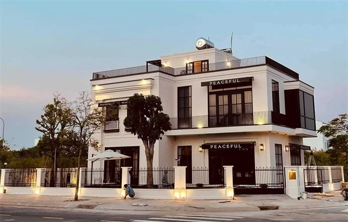Loạt sao Việt ở biệt thự 'tiền tấn tiền tạ': Ngô Kiến Huy 'cư trú' tại penthouse 22 tỷ, Hoàng Thùy Linh không kém cạnh