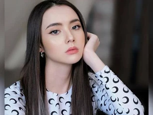 Báo tin mua được nhà 5 tỷ trên nhóm chat chị em dâu trong họ, nào ngờ các chị "phán" một câu khiến tôi điếng người