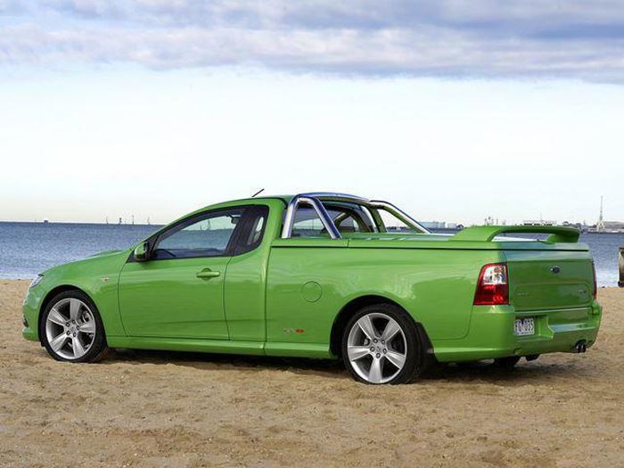 Top 8 xe bán tải kỳ lạ nhất từng được sản xuất