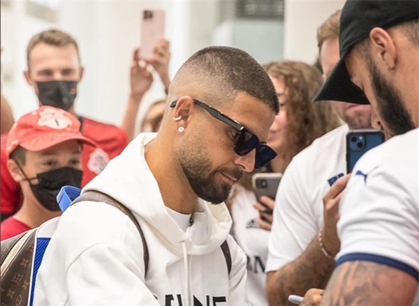 Insigne kí tặng NHM Toronto FC