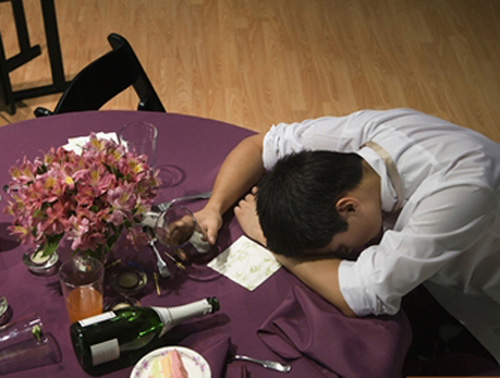 Chồng nát rượu bỏ bê chuyện gia đình và cách xử lý của vợ khiến chồng phải nể phục