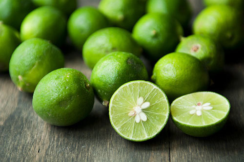 Khử mùi cơ thể chỉ bằng cách dùng chanh