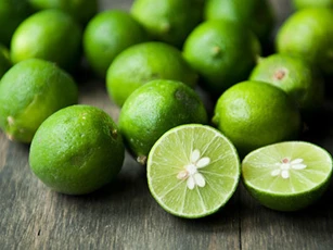 Khử mùi cơ thể chỉ bằng cách dùng chanh