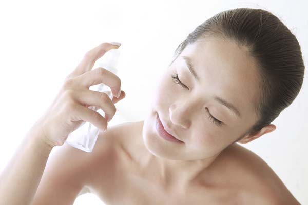 3 bí quyết sử dụng xịt khoáng bạn gái không bao giờ được quên