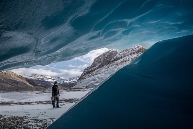 Nhiếp ảnh gia chẳng màng gian khổ thám hiểm tới hệ thống hang động băng giá kỳ vĩ, không thốt nên lời với vẻ đẹp choáng ngợp như đến từ hành tinh khác - Ảnh 12.