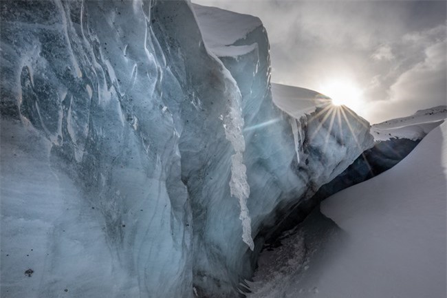Nhiếp ảnh gia chẳng màng gian khổ thám hiểm tới hệ thống hang động băng giá kỳ vĩ, không thốt nên lời với vẻ đẹp choáng ngợp như đến từ hành tinh khác - Ảnh 17.