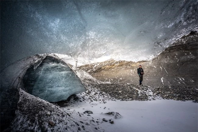 Nhiếp ảnh gia chẳng màng gian khổ thám hiểm tới hệ thống hang động băng giá kỳ vĩ, không thốt nên lời với vẻ đẹp choáng ngợp như đến từ hành tinh khác - Ảnh 8.