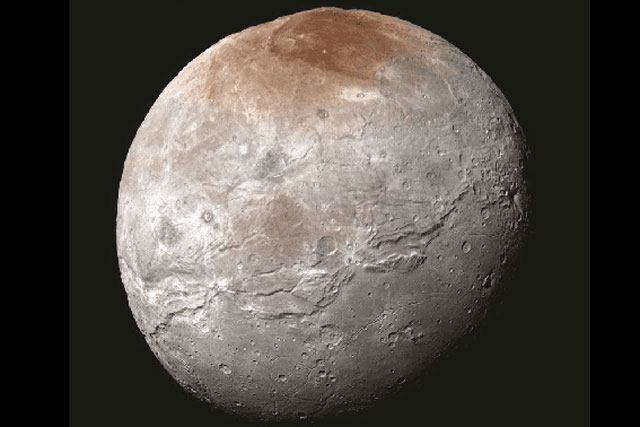 Bí ẩn “mặt trăng bị cháy xém” trong ảnh chụp của tàu NASA