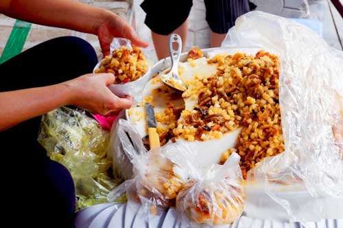 Đến Hải Phòng ghé quán bán món bánh lạ suốt hơn 30 năm, nay là đặc sản phải ăn khi tới đất cảng