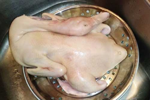 Mẹo luộc vịt không hôi, thịt mềm ngọt lịm