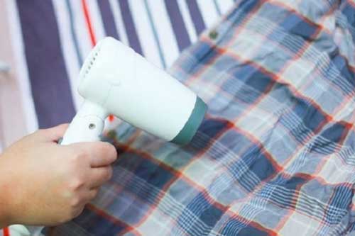 7 mẹo làm phẳng quần áo mà không cần bàn là
