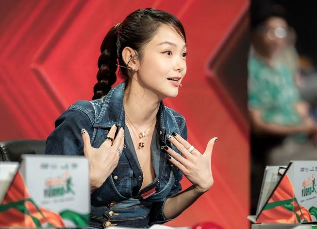 Vừa thành "cô dâu mới", Minh Hằng đã tái xuất show truyền hình với vai trò giám khảo