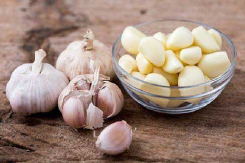 Ăn tỏi có giúp chữa được ung thư? Những sự thật về tỏi nên biết