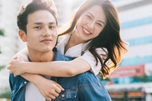 5 tuyệt chiêu "lạt mềm buộc chặt" của vợ khiến chồng mê đắm