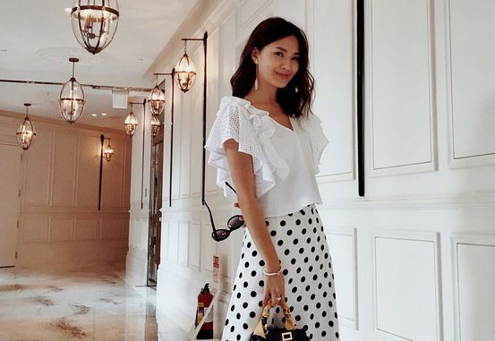 5 cách phối đồ với chân váy midi giúp chị em nổi bật