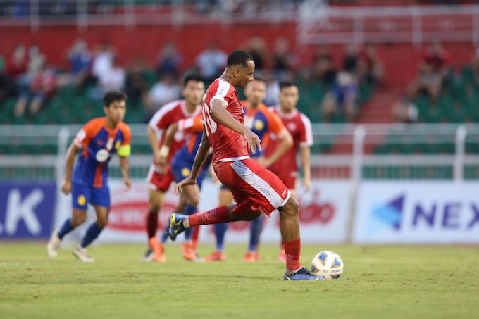 Vùi dập Hougang United, Viettel giành quyền vào vòng bán kết khu vực