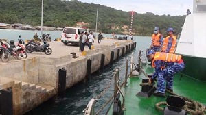 Kiên Giang: Cảnh sát biển 4 cấp cứu thành công hai quân nhân bị bệnh nặng

 