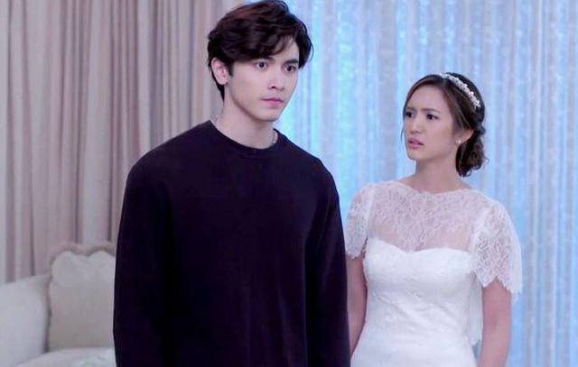 Chồng bất ngờ tổ chức kỉ niệm 15 năm ngày cưới, chưa kịp mừng lại chết lặng trước câu nói của chồng