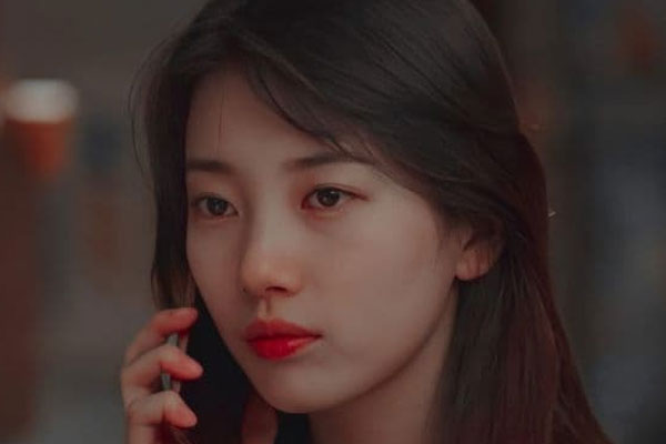 Tới nhà cô bạn thân, tôi sững sờ khi thấy chị dâu cũng xuất hiện ở đó trong bộ dạng khắc khổ