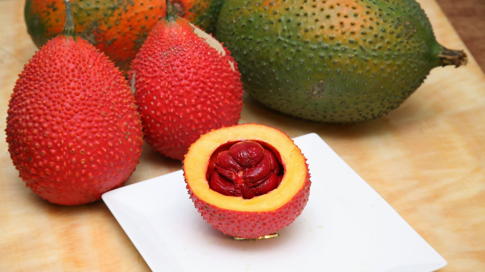 Làm đẹp da với quả gấc không phải ai cũng biết